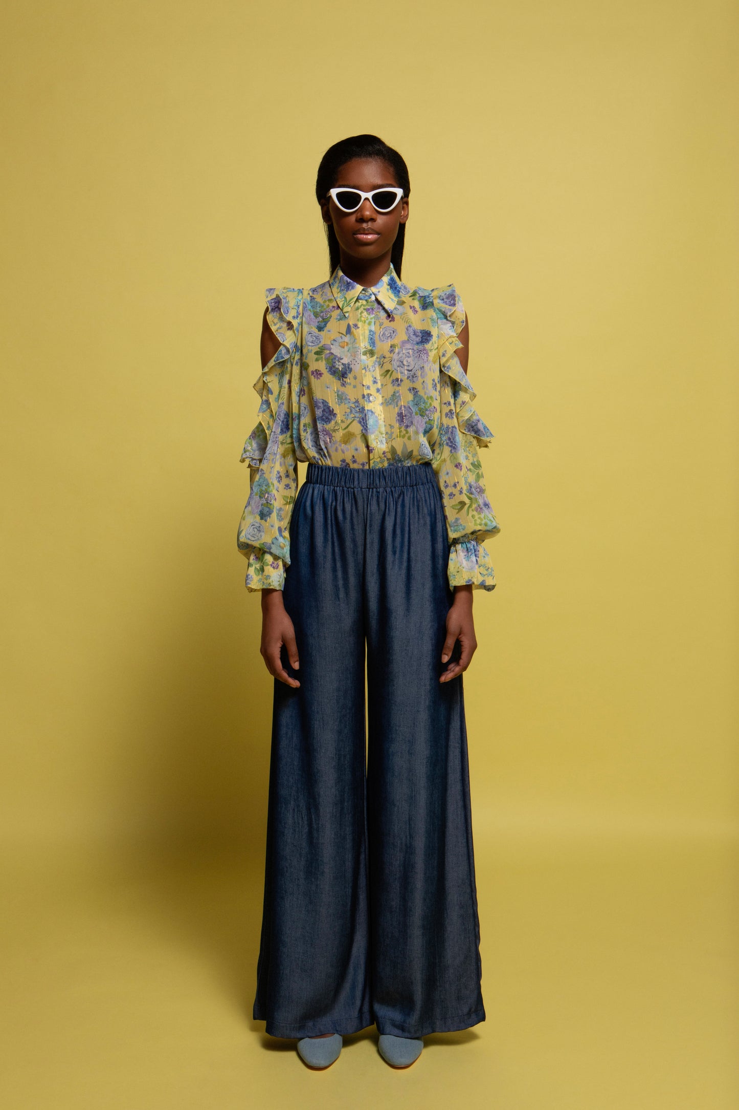 MAYA OFF SHOULDERS SHIRT