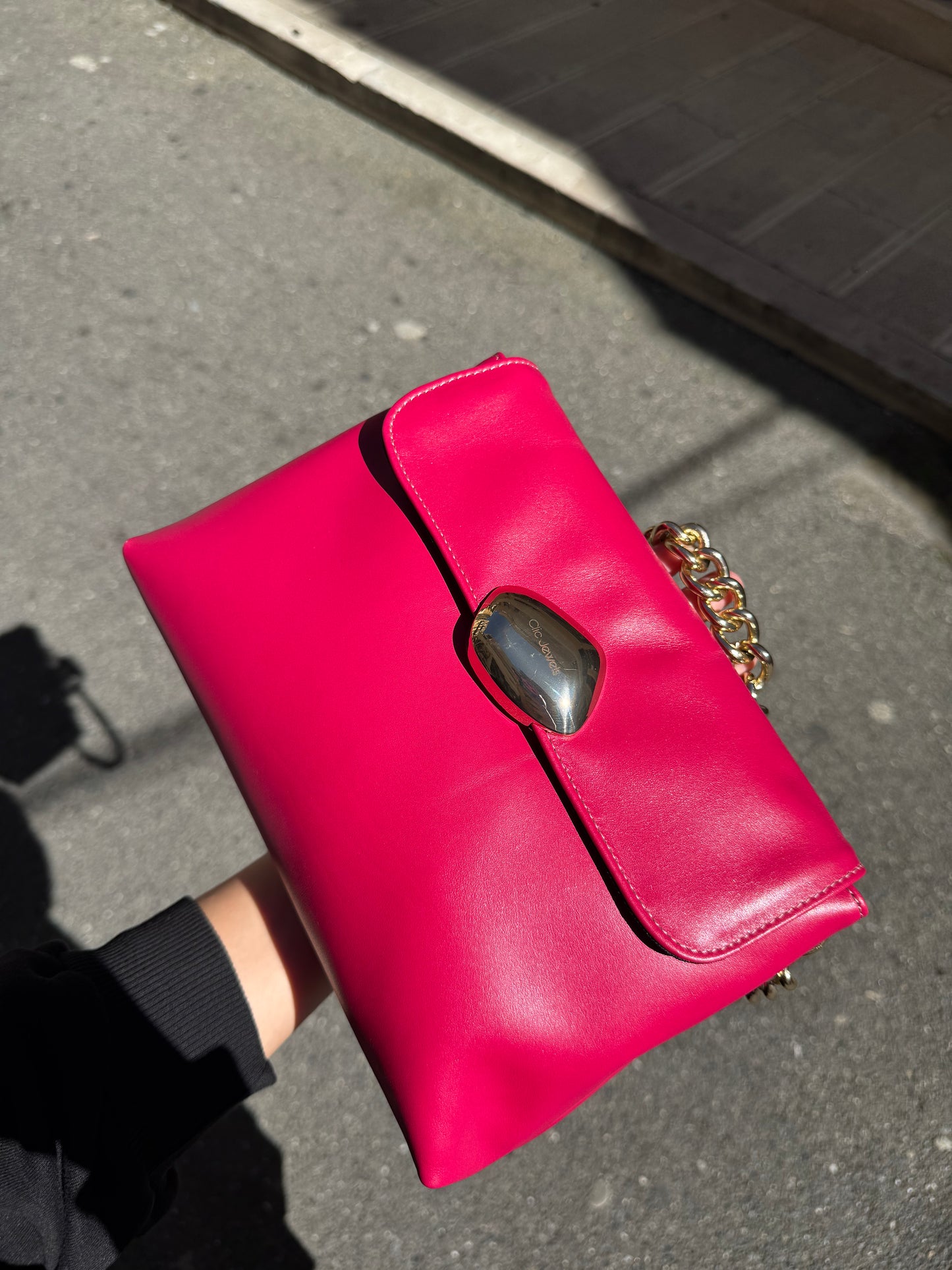 DONNA MEDIUM (smooth fuchsia genuine leather)
