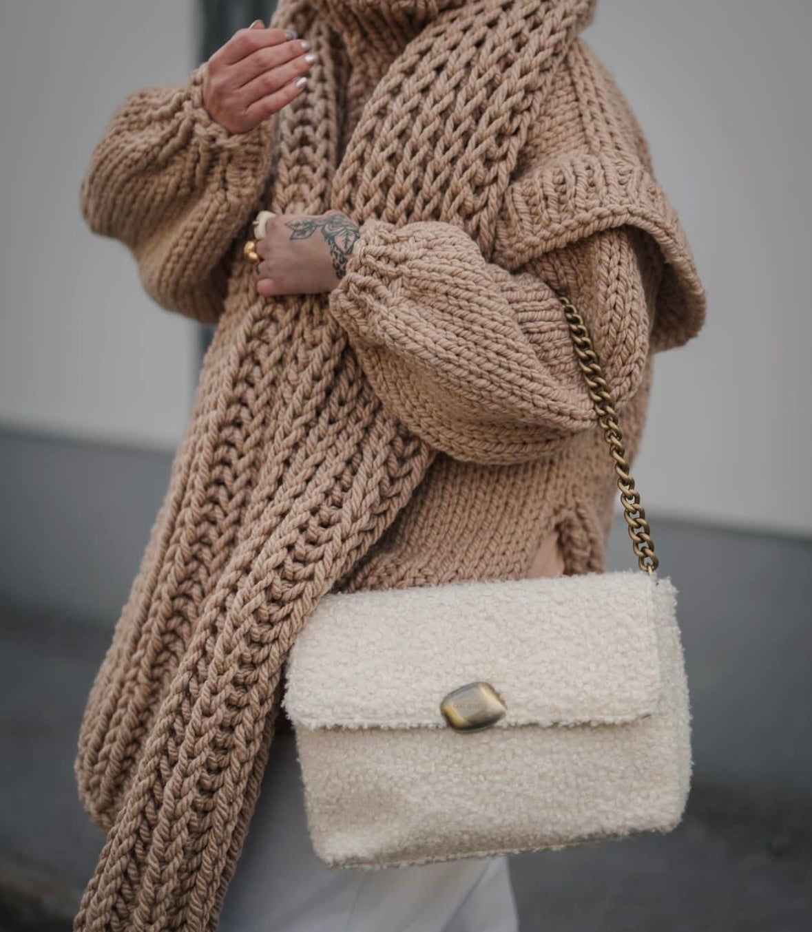 Ciara Large Teddy Bag - Beige