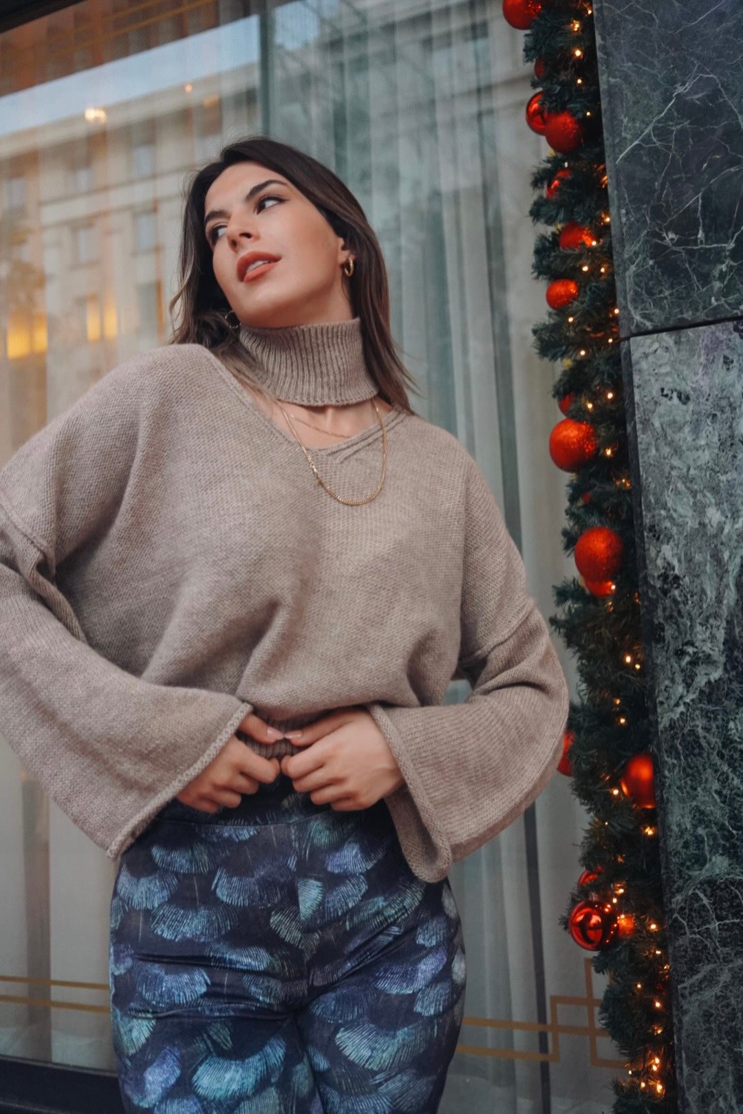Soft hug knit sweater off beige