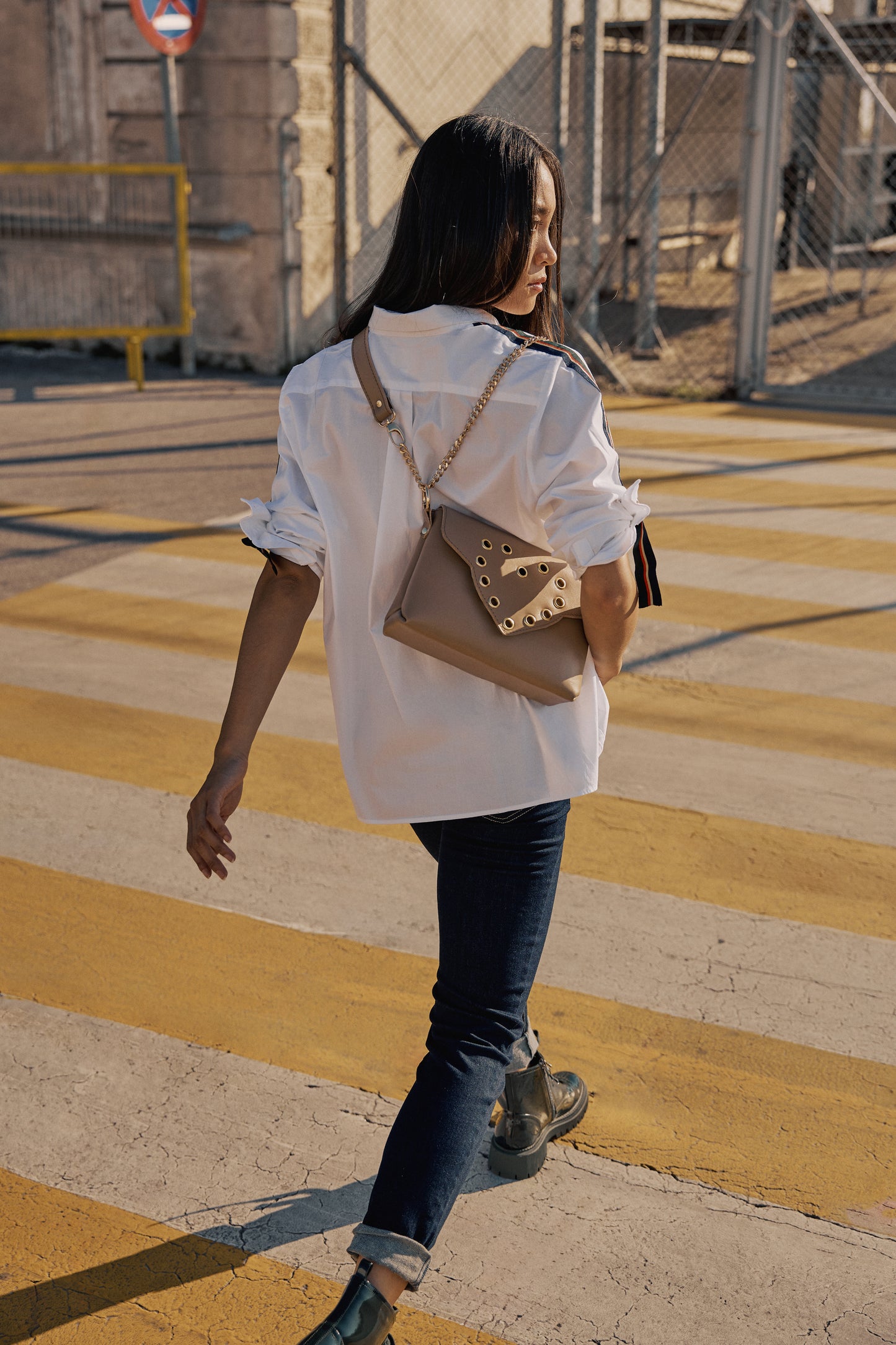 More Love (Beige/Gold)