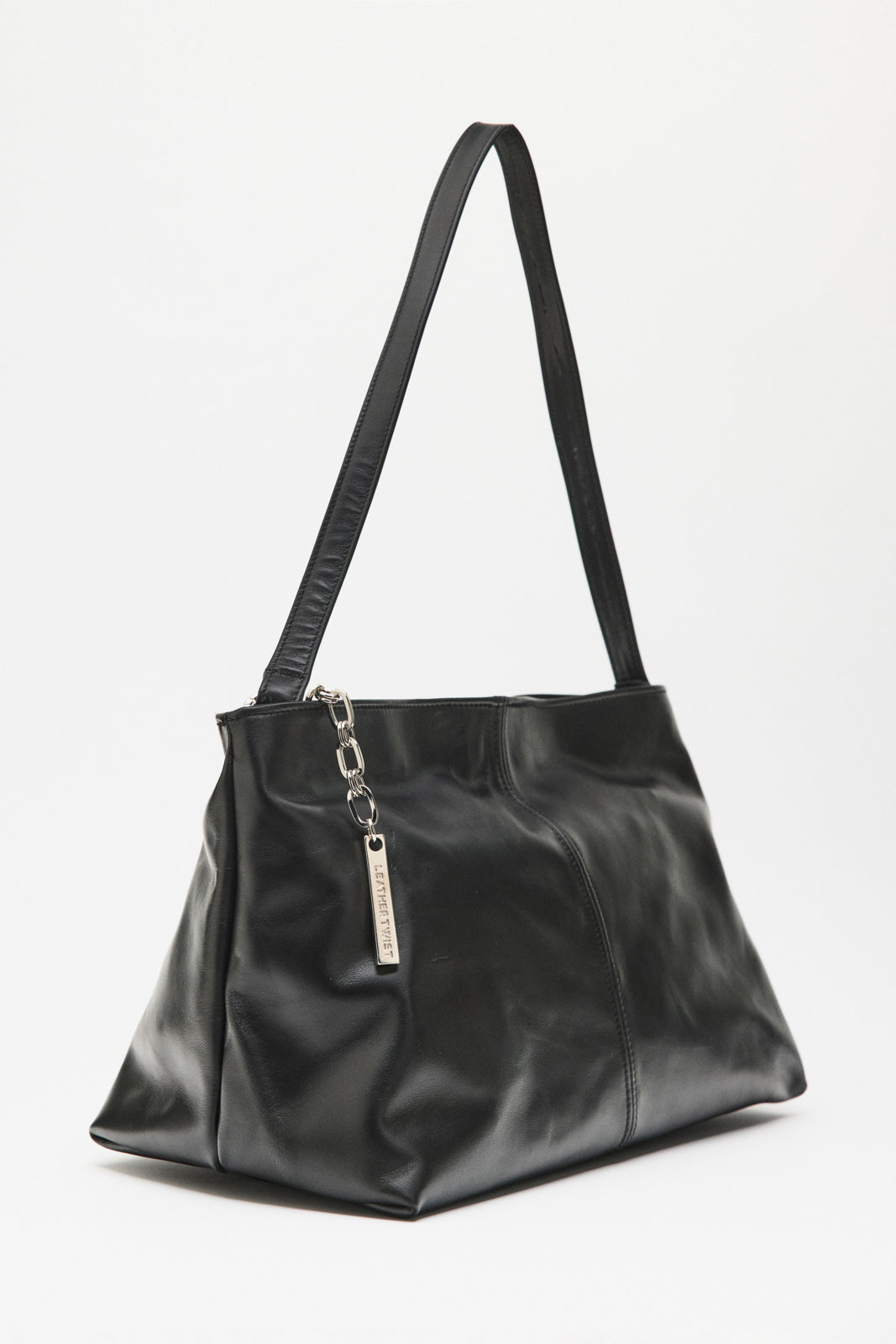 LETICIA ΜΑΥΡΗ ΛΕΙΟ ΔΕΡΜΑ