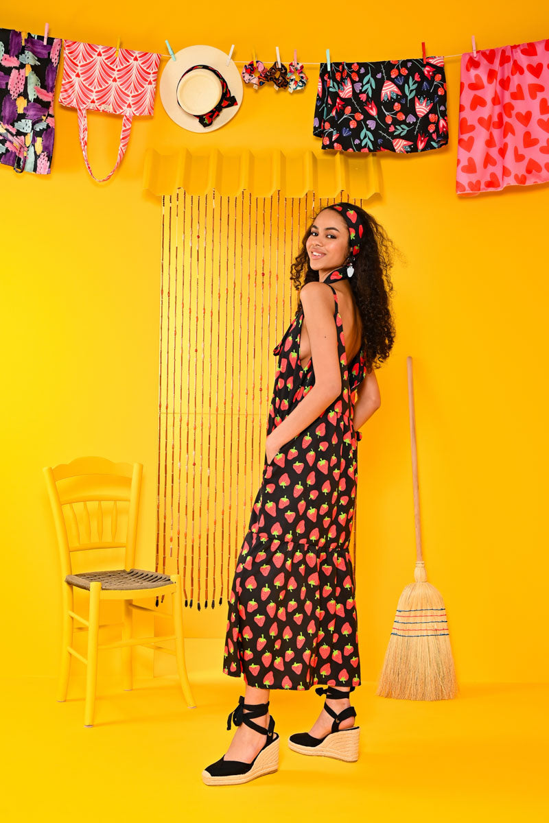 Athena Dress Red Strawberries Μαύρο Φόρεμα με Ζώνη & Τσέπες