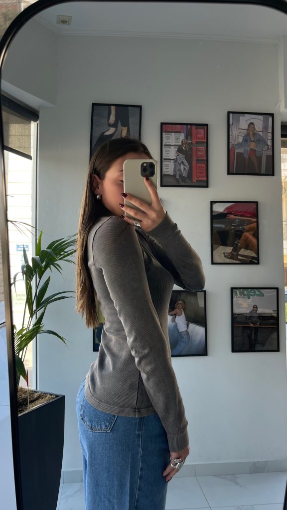 Betty Bamboo Long – Sleeved Top Grey