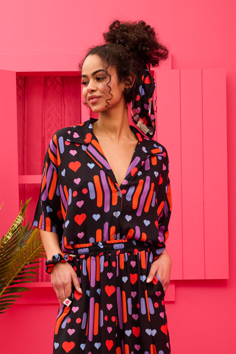 Maya Shirt Vis Black Game Hearts Oversized Πουκάμισο Petit Boutik