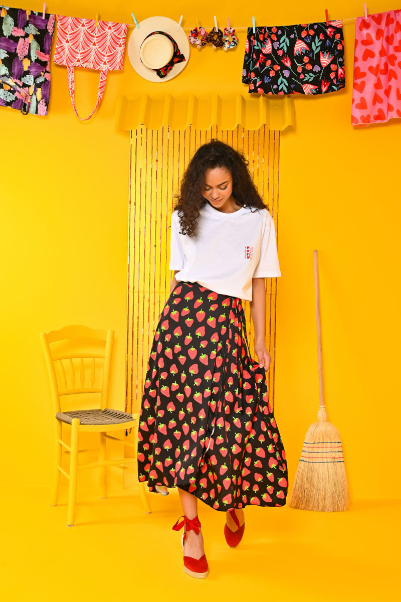 Silia Wrap Skirt Red Strawberries Μαύρη Δετή Φούστα