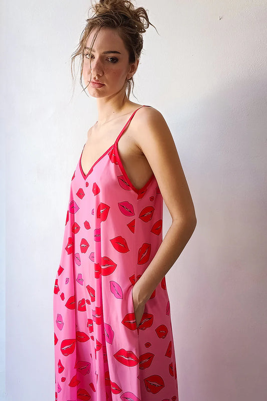 ANNITA DRESS (pink kisses)