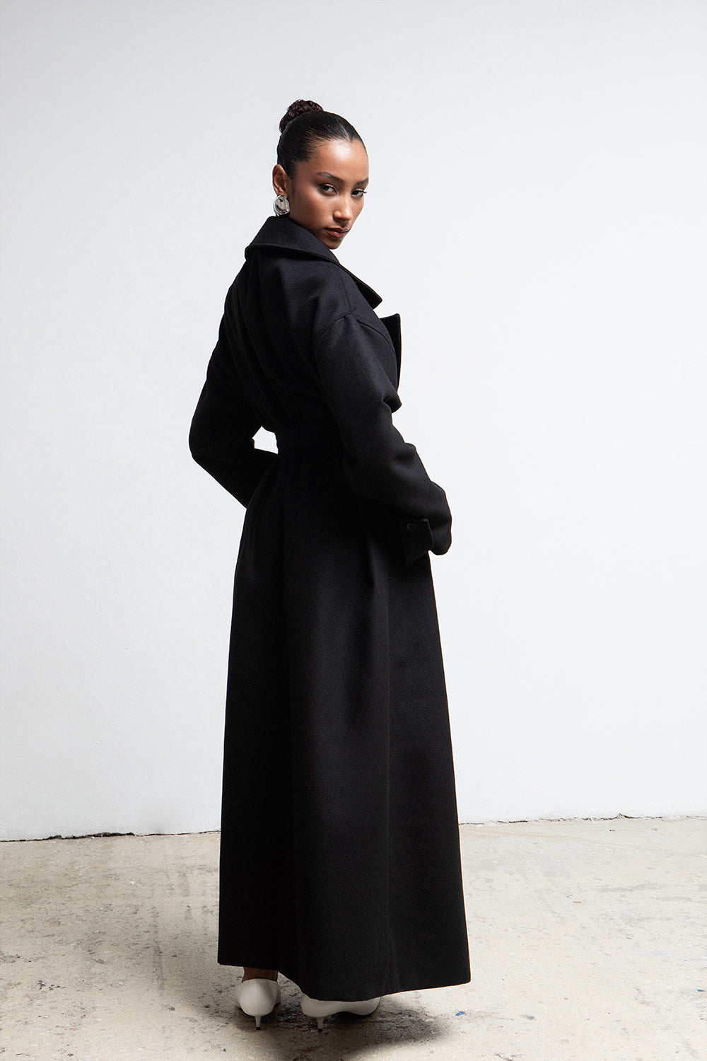 BLACK OVERSIZED BELTED MAXI COAT