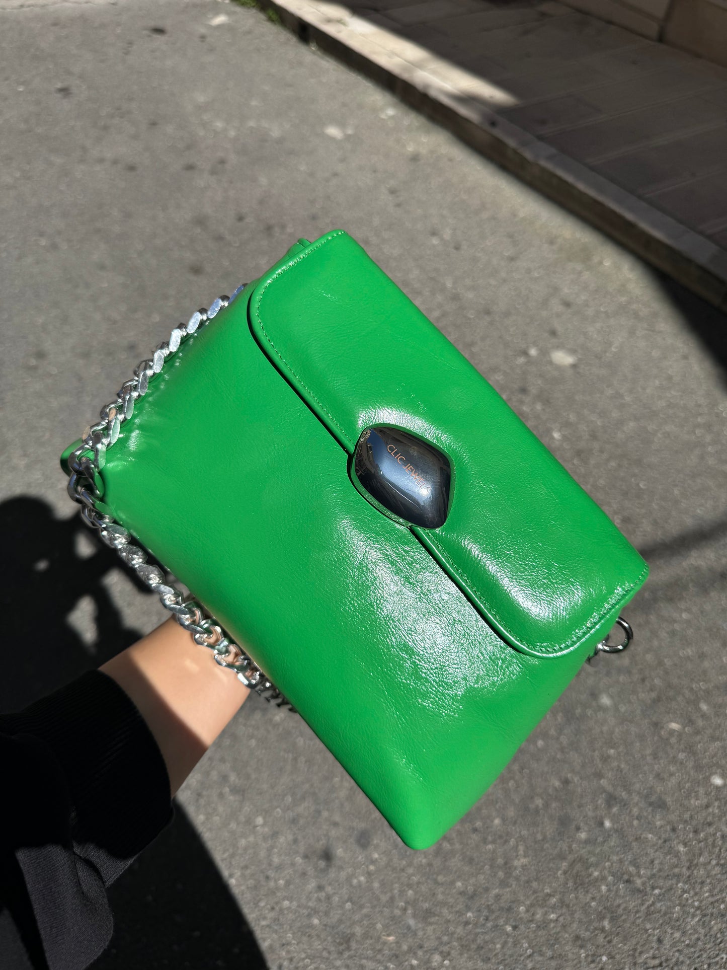 Donna Medium (liquid green genuine leather)