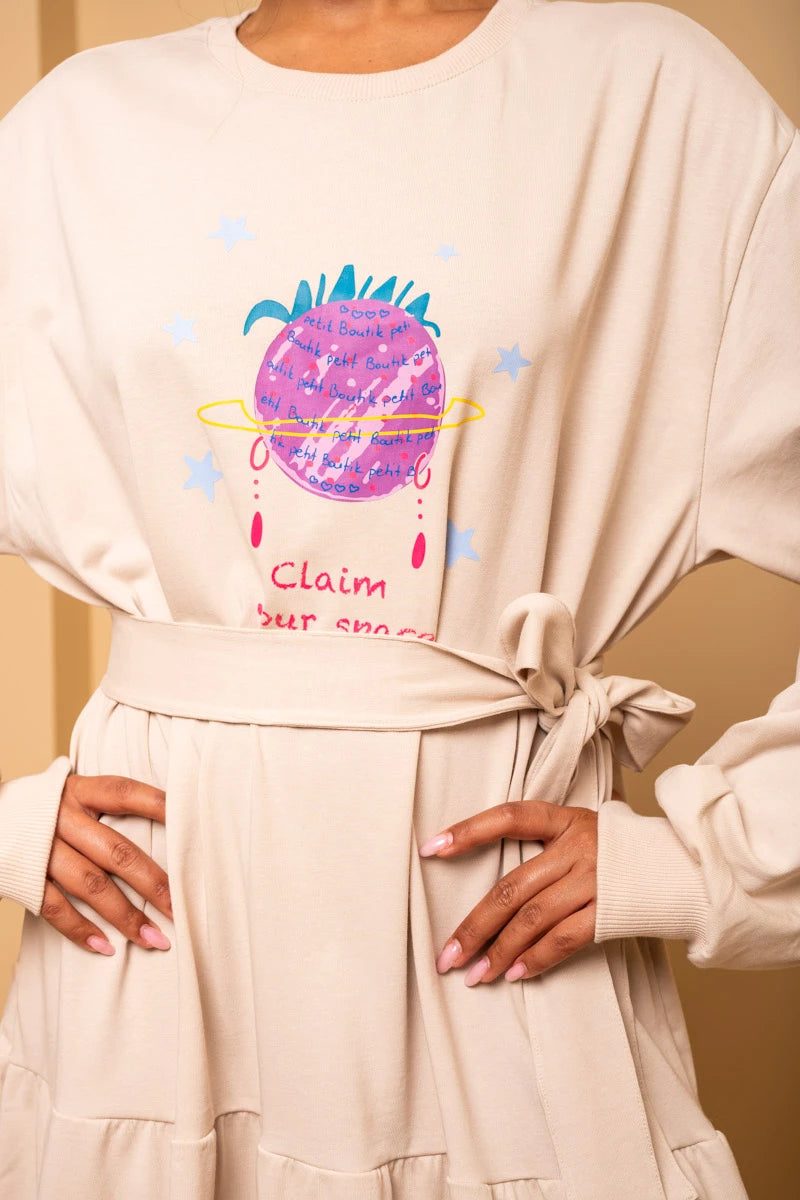 Noelia Frill Dress Claim Your Space Sugar Φούτερ Φόρεμα με Ζώνη Petit Boutik