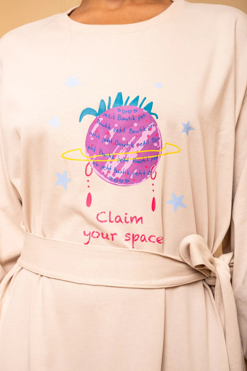 Noelia Frill Dress Claim Your Space Sugar Φούτερ Φόρεμα με Ζώνη Petit Boutik