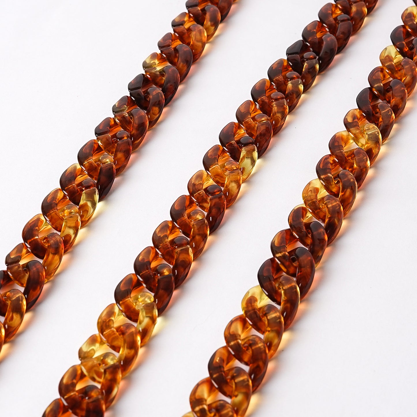 Acrylic Chain Tartaruga
