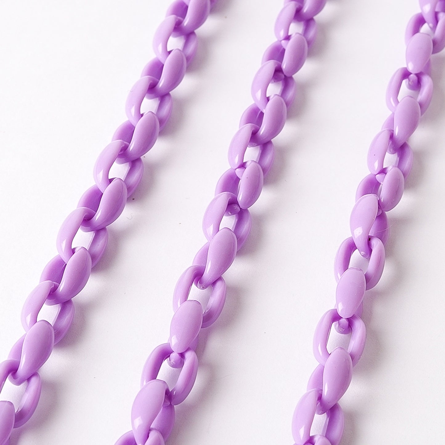 Oval Acrylic Chain Lilac