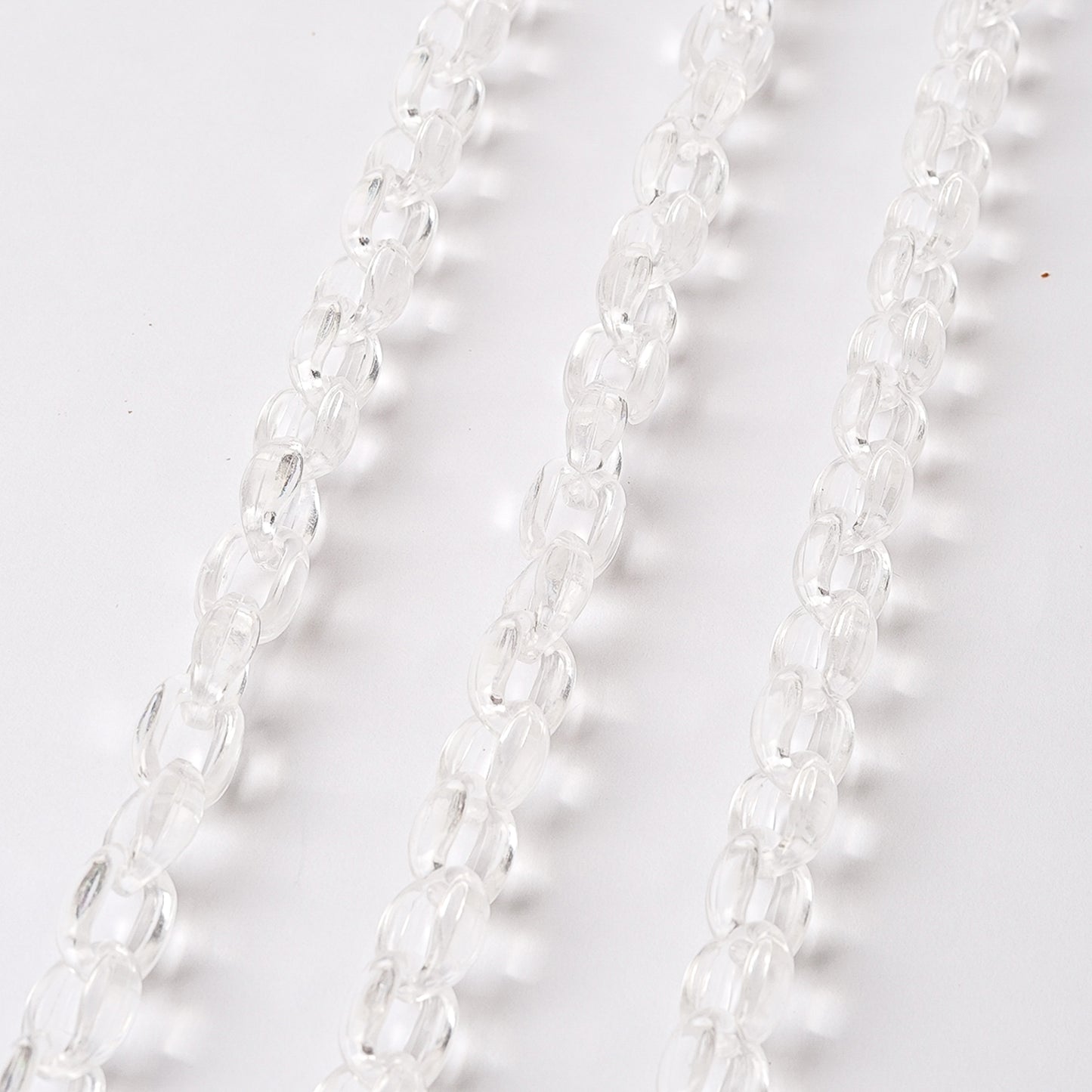 Oval Acrylic Chain Transparent