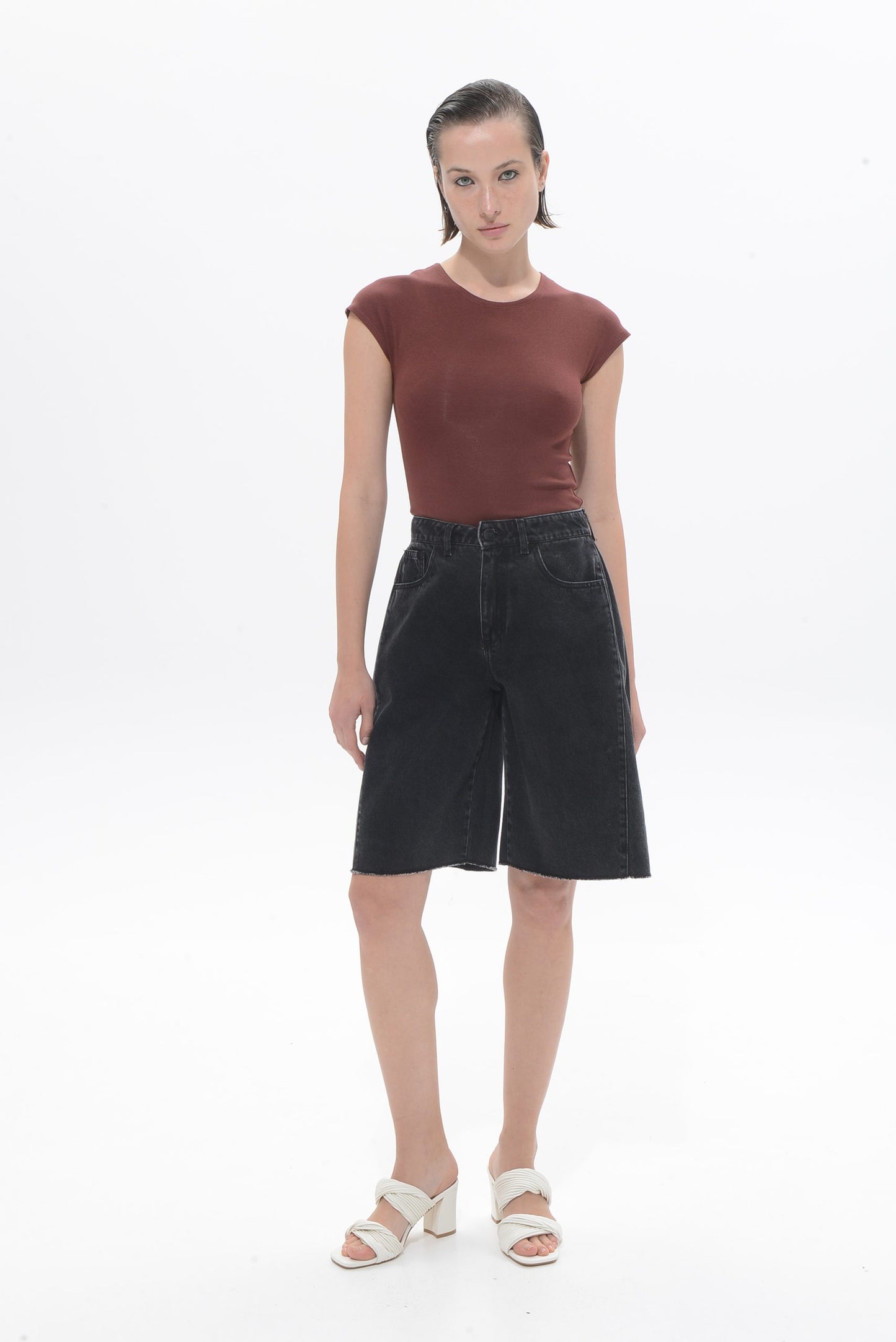 Amelia Denim Bermuda – Stone Black
