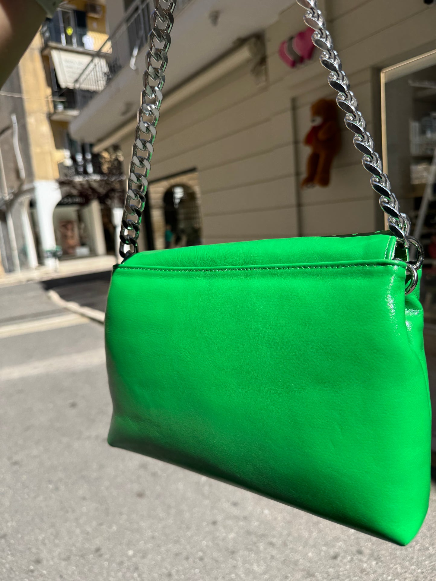 Donna Medium (liquid green genuine leather)