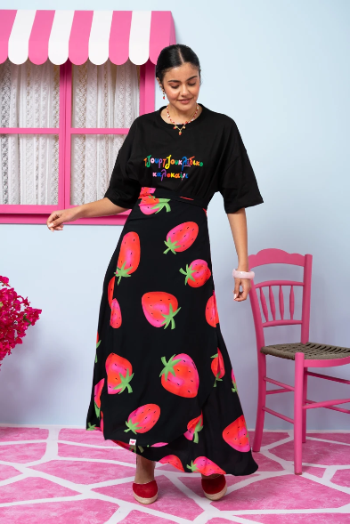 Klara Wrap Skirt Vis Black Big Strawberries Δετή Φούστα Petit Boutik
