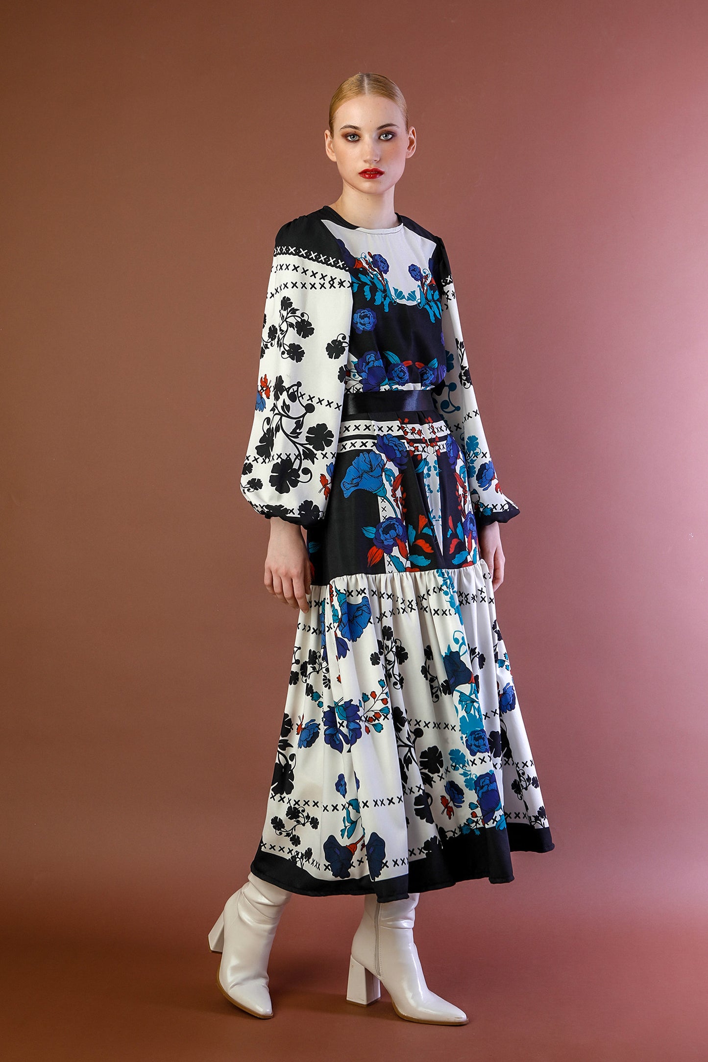 IRIDA DRESS (OFF WHITE)