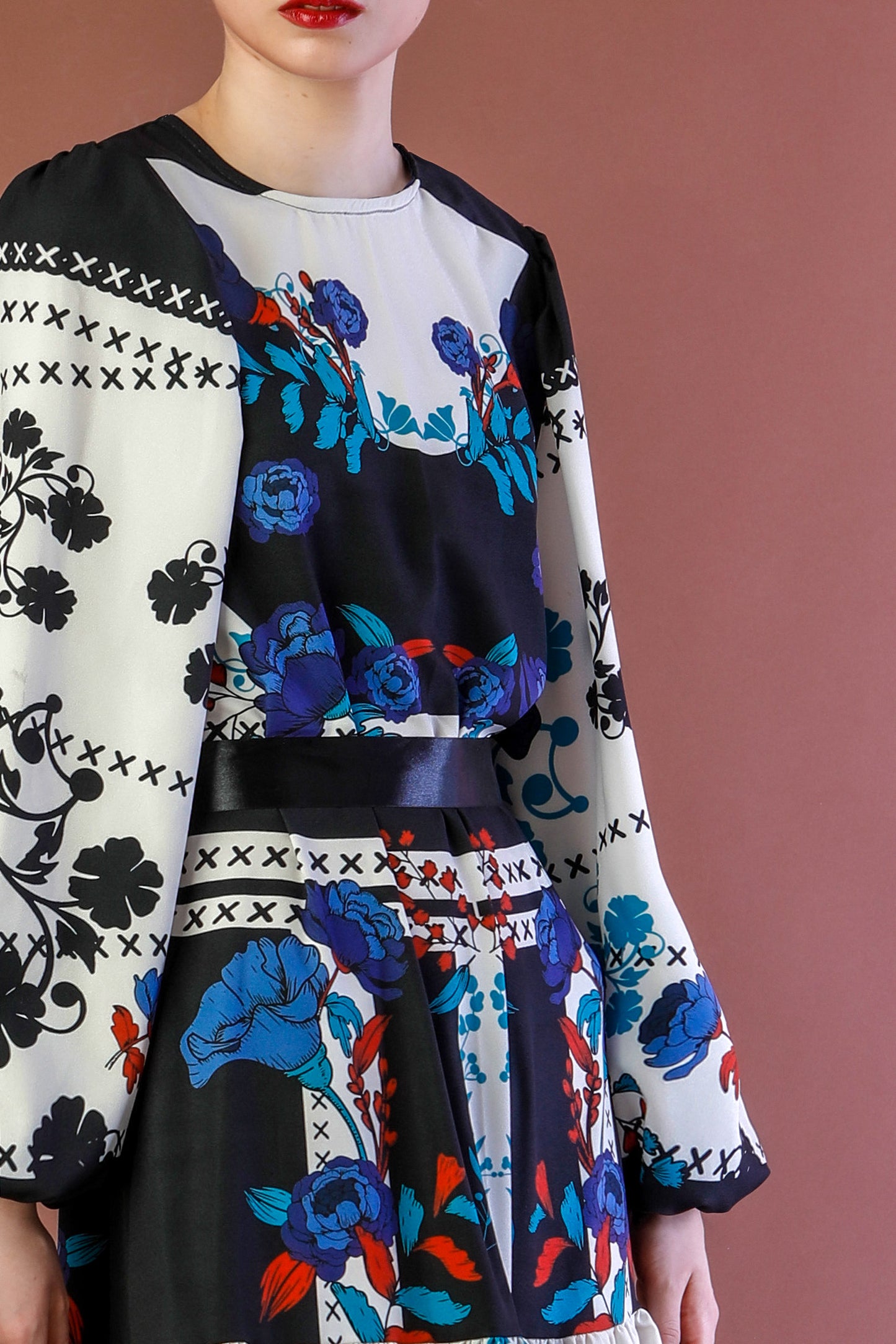 IRIDA DRESS (OFF WHITE)