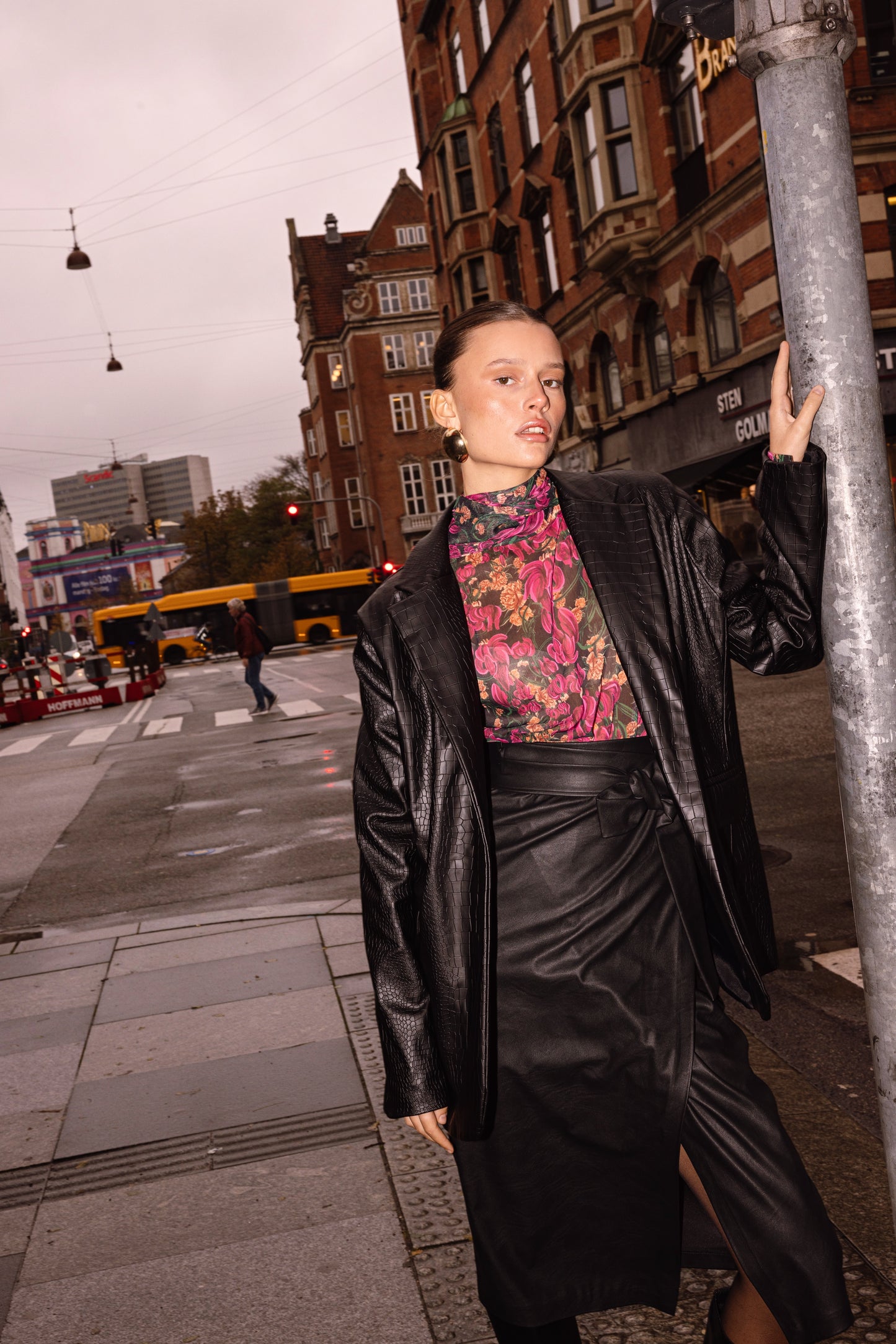 Vegan leather polymorphic midi skirt