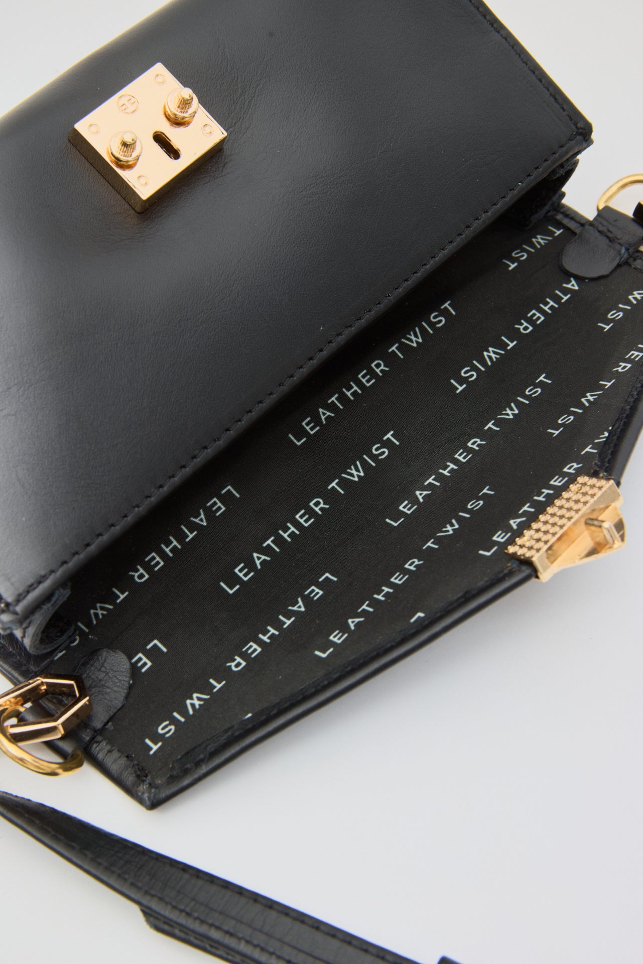 LOCKETTE ΤΣΑΝΤΑ ΧΙΑΣΤΙ ΜΑΥΡΟ ΛΕΙΟ ΔΕΡΜΑ