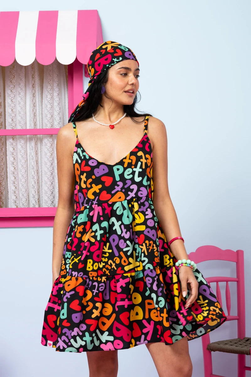 Beverly Short Dress Black Multi Petit Letters Τιραντέ Φόρεμα με Ζώνη & Τσέπες Petit Boutik