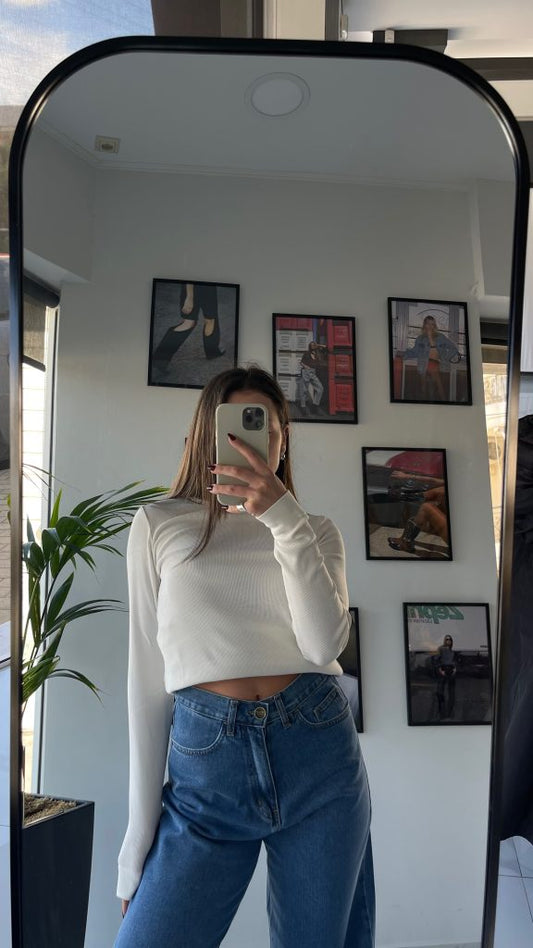 Betty Bamboo Long – Sleeved Top Off White