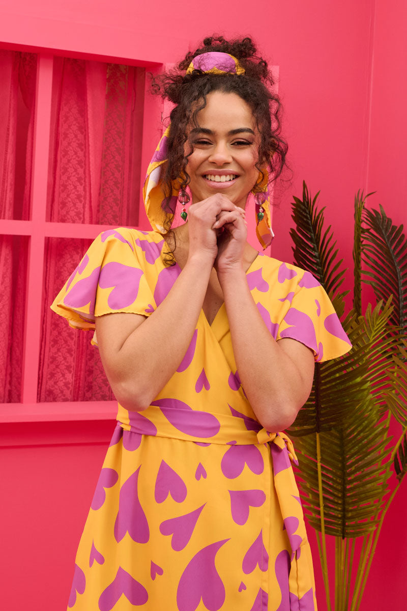 Iris Wrap Dress Yellow Magenta Hearts Φόρεμα Κρουαζέ Petit Boutik
