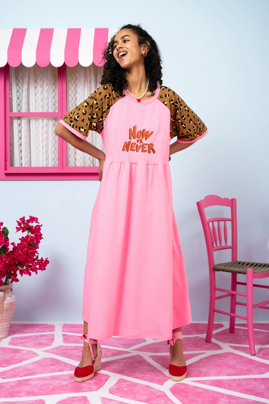 Kali Reglan T-shirt Long Dress Ροζ Leopar “Now or Never” Κοντομάνικο Φόρεμα Petit Boutik