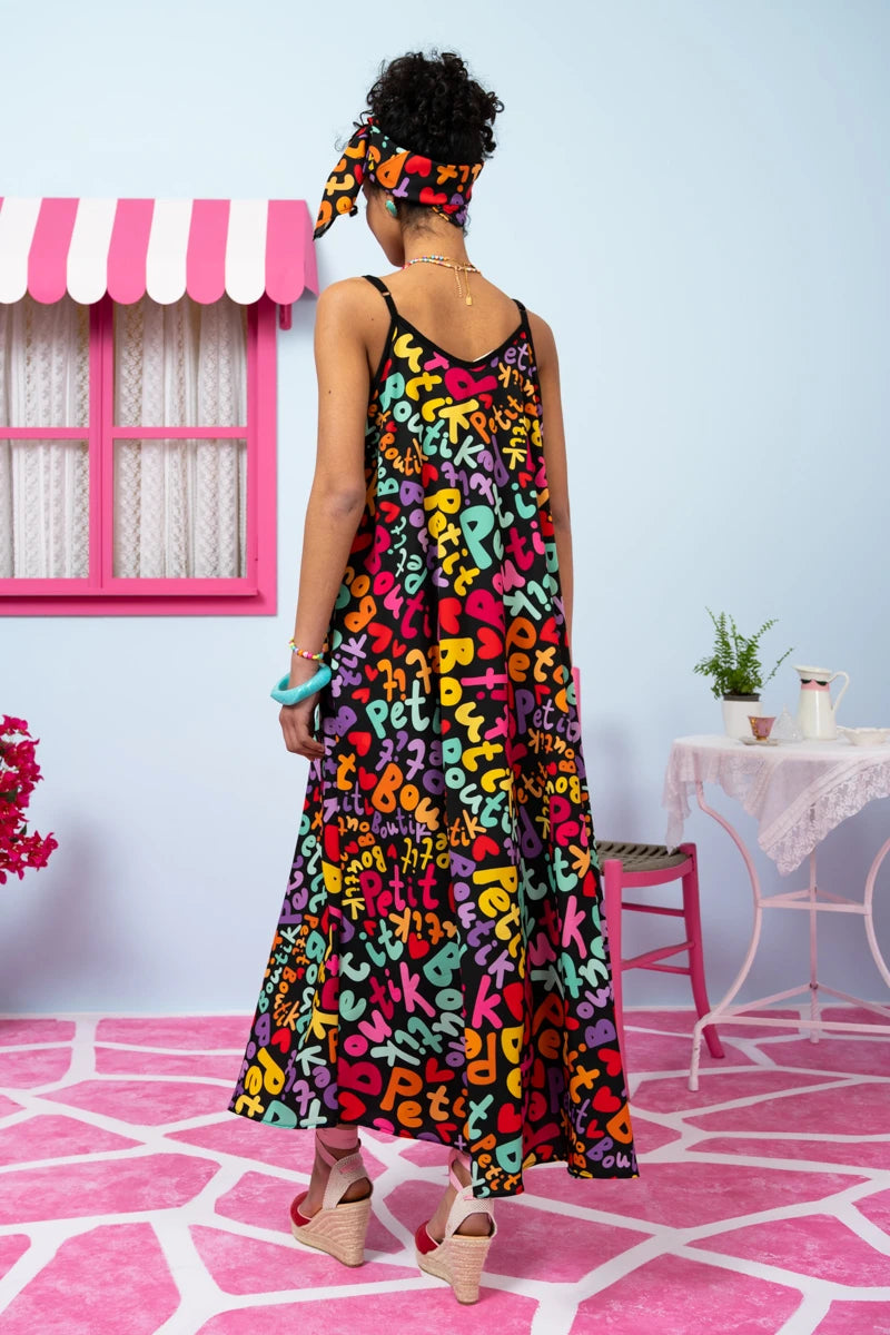 Matina Dress Black Multi Petit Letters Φόρεμα με Ζώνη & Τσέπες Petit Boutik