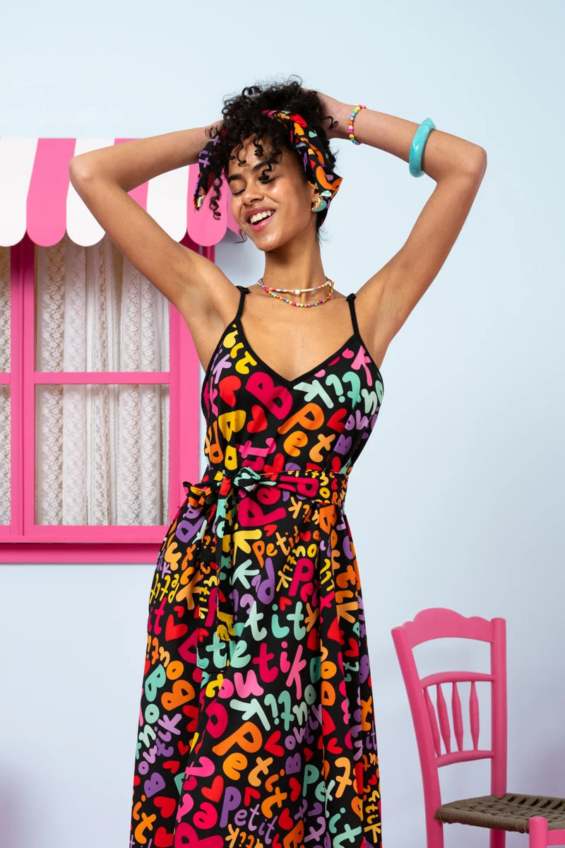 Matina Dress Black Multi Petit Letters Φόρεμα με Ζώνη & Τσέπες Petit Boutik