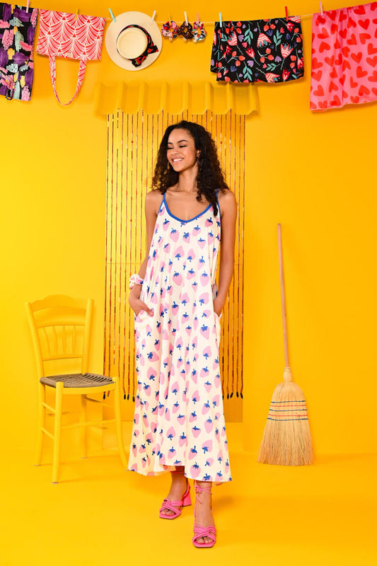 Matina Dress White Pink Strawberries Άσπρο Φόρεμα με Ζώνη & Τσέπες
