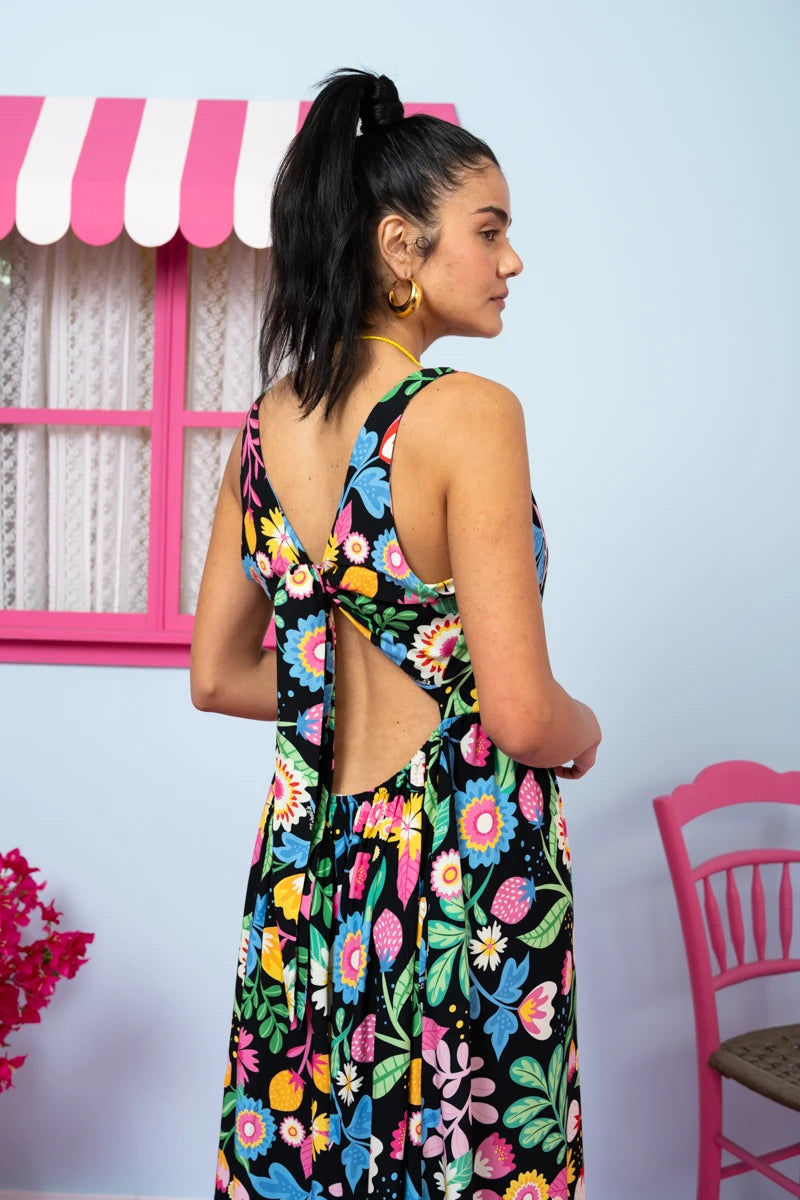 Naya Dress Vis Black Strawberries Forest Εξώπλατο Με Δέσιμο Τιραντέ Φόρεμα & Τσέπες Petit Boutik