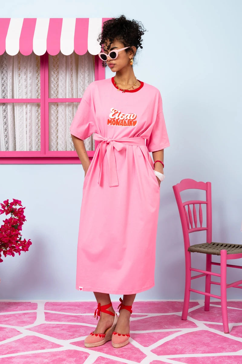 Reina T-shirt Dress “Είσαι Μοναδική” Ροζ Κοντομάνικο Φόρεμα με Τσέπες & Ζώνη Petit Boutik