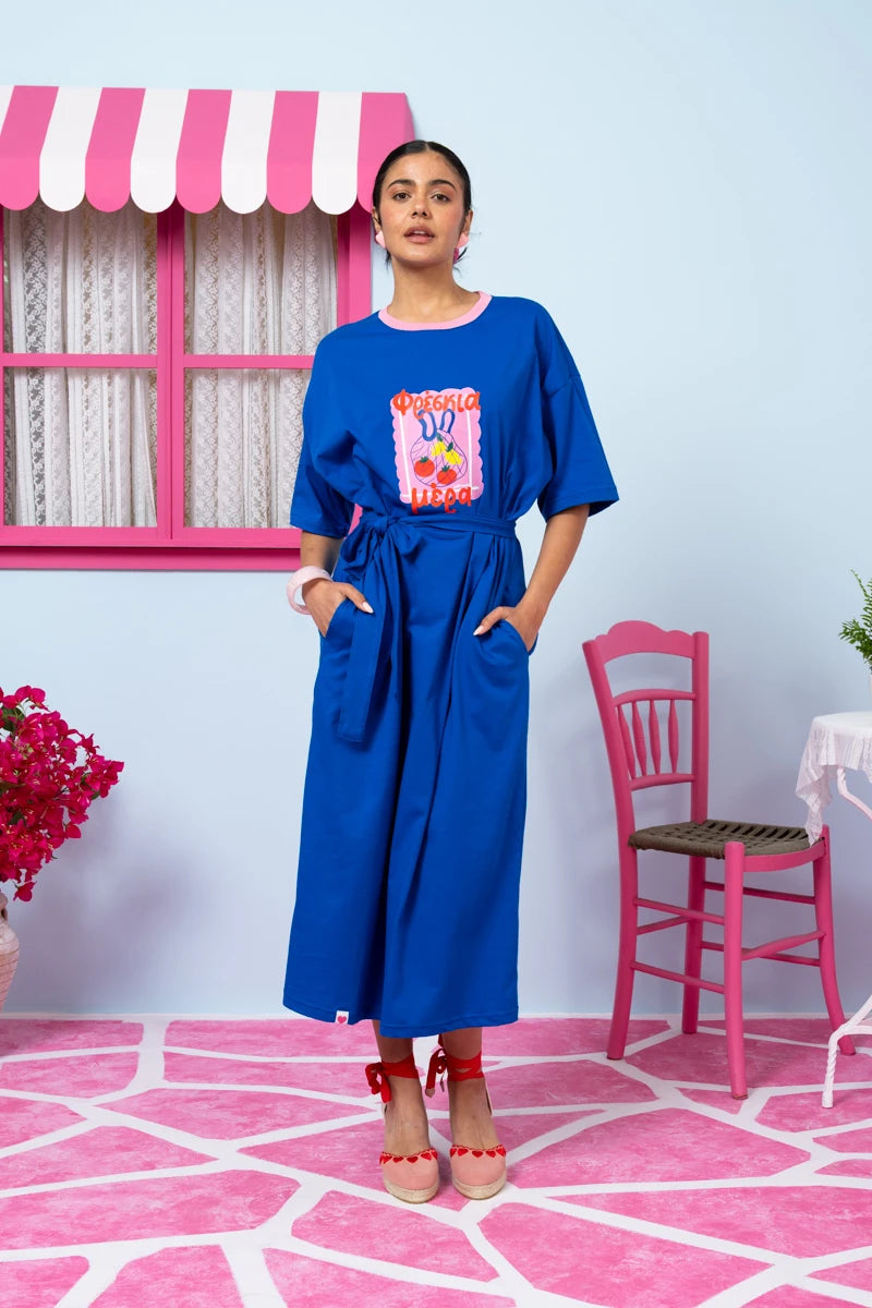 Reina T-shirt Dress “Φρέσκια Μέρα” Μπλε Κοντομάνικο Φόρεμα με Τσέπες & Ζώνη Petit Boutik