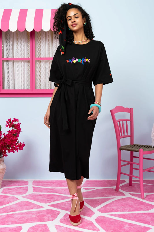 Reina T-shirt Dress “Καλοκαιράκι” Μαύρο Κοντομάνικο Φόρεμα με Τσέπες & Ζώνη Petit Boutik