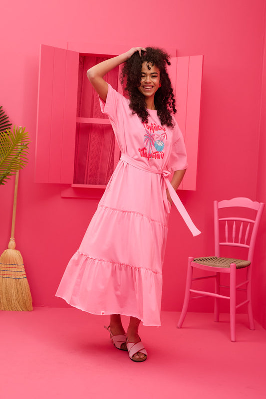 Rio T-shirt Frill Dress “Welcome Paradise” Ροζ Κοντομάνικο Φόρεμα με Τσέπες & Ζώνη Petit Boutik