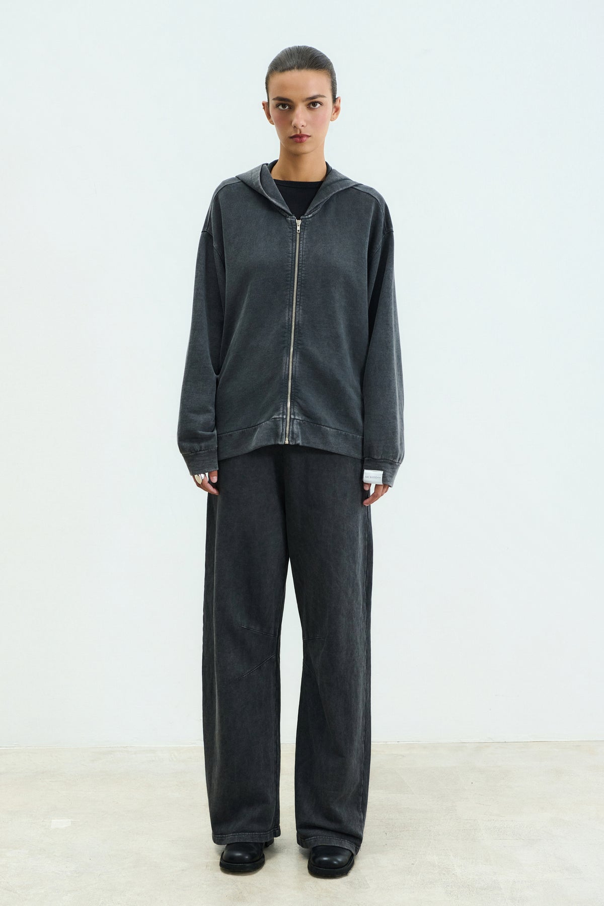 Stella Stone Black Zip SET