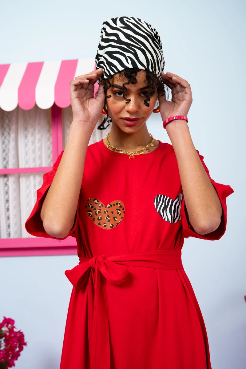 Yama T-shirt Frill Dress “Boob Hearts” Κόκκινο Κοντομάνικο Φόρεμα με Ζώνη Petit Boutik